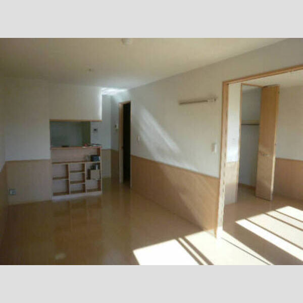 ヴィルヌーブ LDK洋室