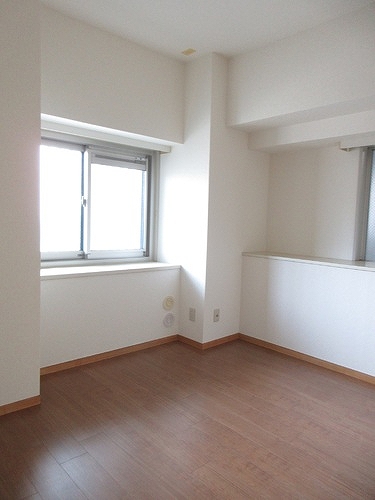 シーサイド片瀬江ノ島4階 洋室　５．５畳