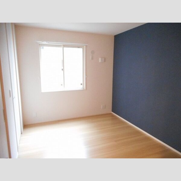 ベルエキップ102号室 北側洋室