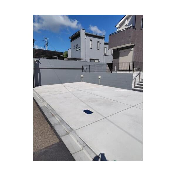 市川市国府台4丁目戸建A棟 駐車場