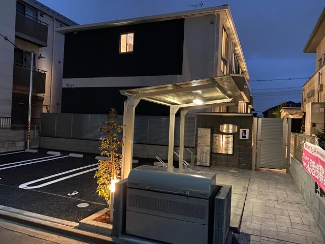 ＧＲＡＣＥＲＹ102号室 外観写真（夜）