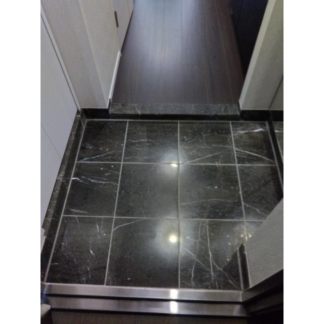 ロアール横浜南参番館 玄関