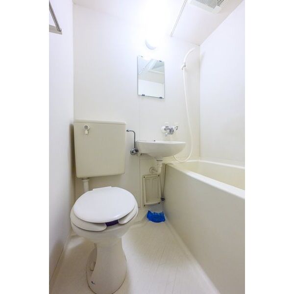 第12明智ビル0202号室 トイレ