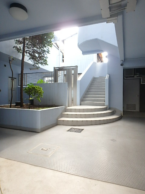 ガラ・ステージ新大塚4階 共用部