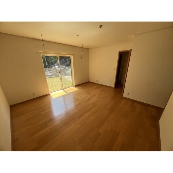 能ヶ谷四丁目戸建C101号室 リビング