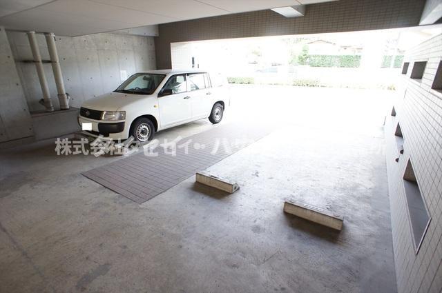マリンパレス登戸0501号室 敷地内駐車場あります