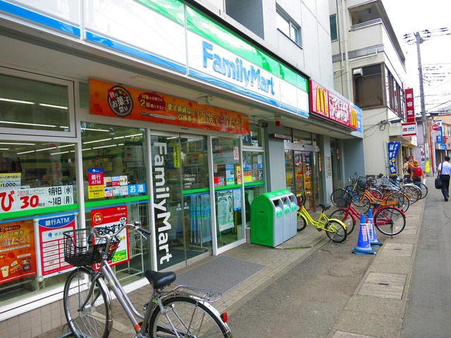 マンションフローラ 【コンビニエンスストア】ファミリーマートまで600ｍ