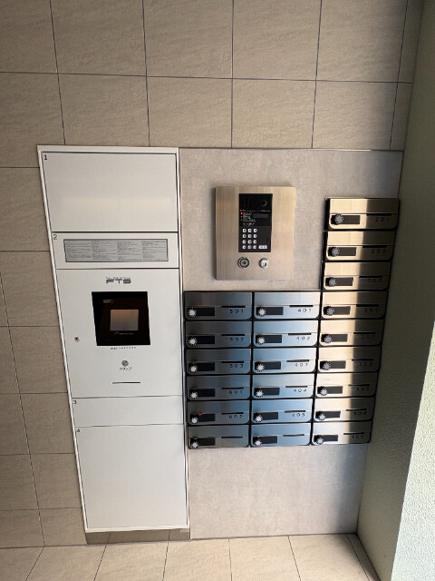 目黒ミシェルヨコマエ4階 エントランス