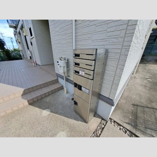 グレイスコート103号室 集合ポスト・宅配ボックス