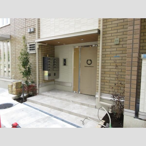 アンジュール徳丸A棟102号室 エントランス
