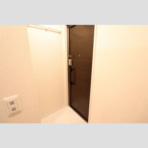 Lucky circle Hiyoshi (ラッキーサークルヒヨシ)202号室 玄関