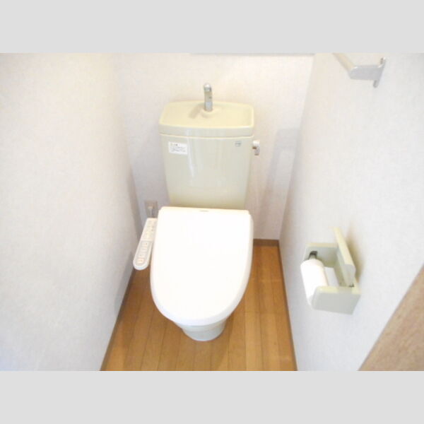 クレスタ妙典 温水洗浄暖房便座仕様です