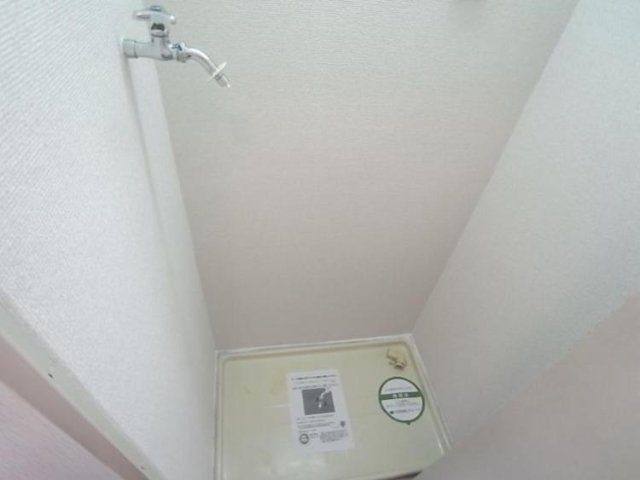 マリオン横浜第四花ノ木2階 室内洗濯機置場