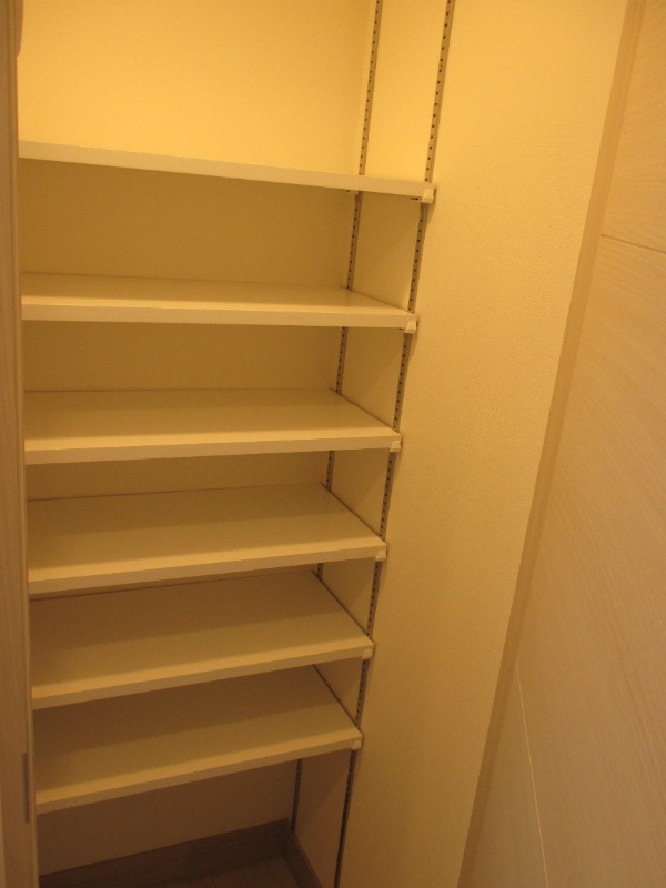 クレイシア北馬込1階 収納