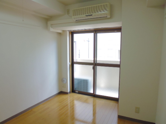 高山ビル リビング