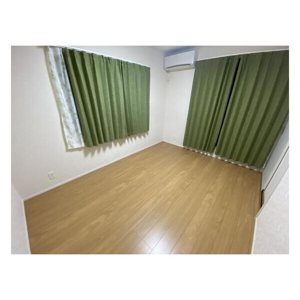 調布市多摩川3-31戸建101号室 リビング