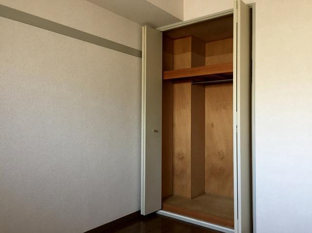 ロイヤル二俣川Ｃ棟3階 収納