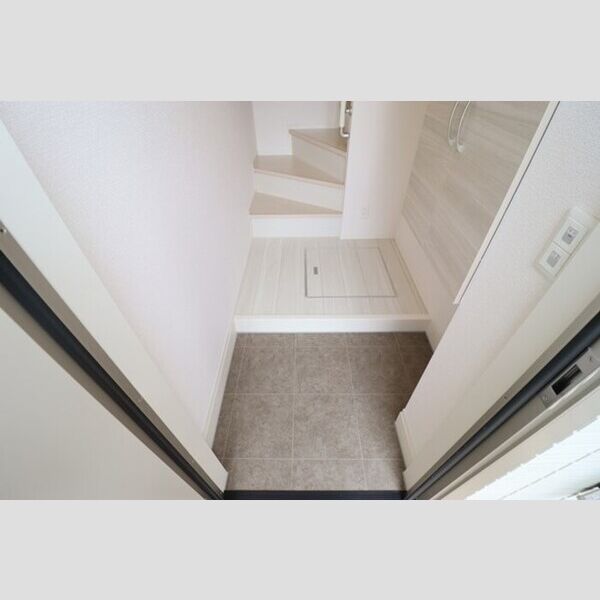 オルメル203号室 玄関