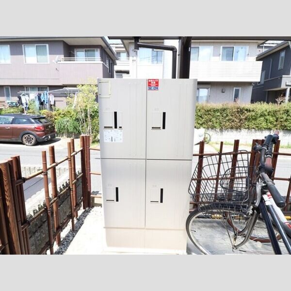 WEST COURT 楓 宅配ボックス