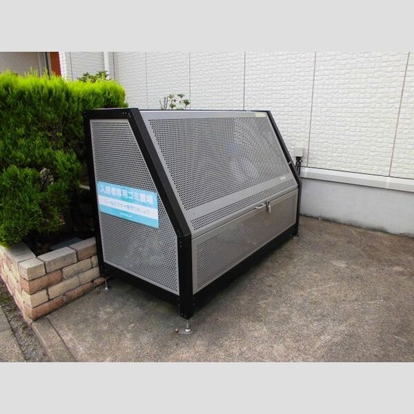 プラージュ横渚 ゴミストッカー