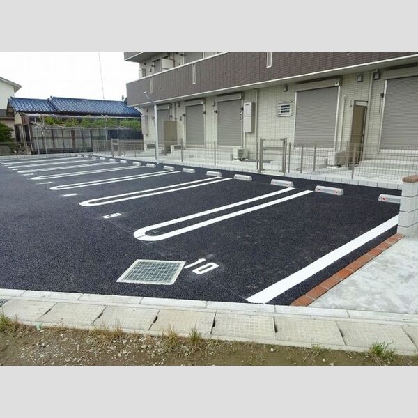 ゼフィール 駐車場