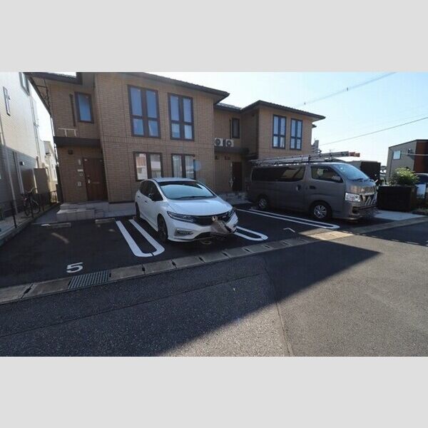 グレイス 駐車場