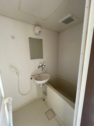 リス・デラ・バレ203号室 ゆったり過ごせるお風呂です