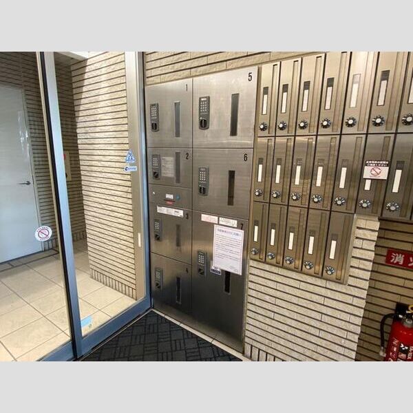 La Waleaina203号室 宅配BOXあり