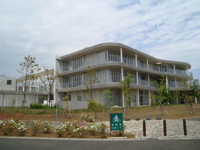 リバパレスおおたかの森 流山市立おおたかの森小学校まで416ｍ