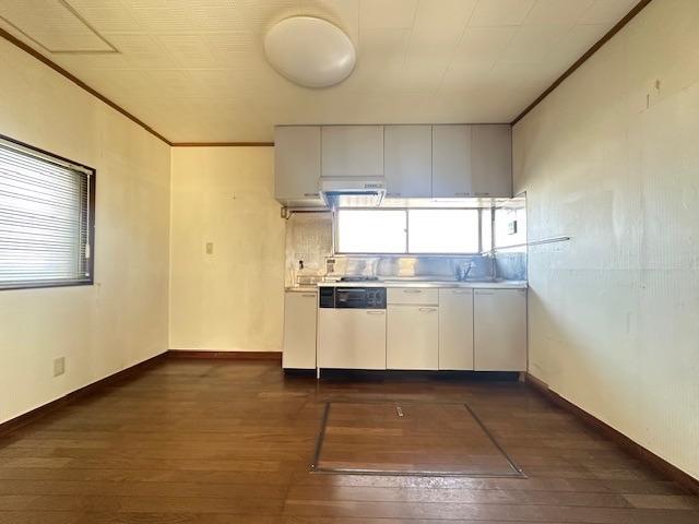 船橋市坪井西１丁目 （船橋日大前駅 ）４ＬＤＫ キッチンも窓があり陽当たり良好です