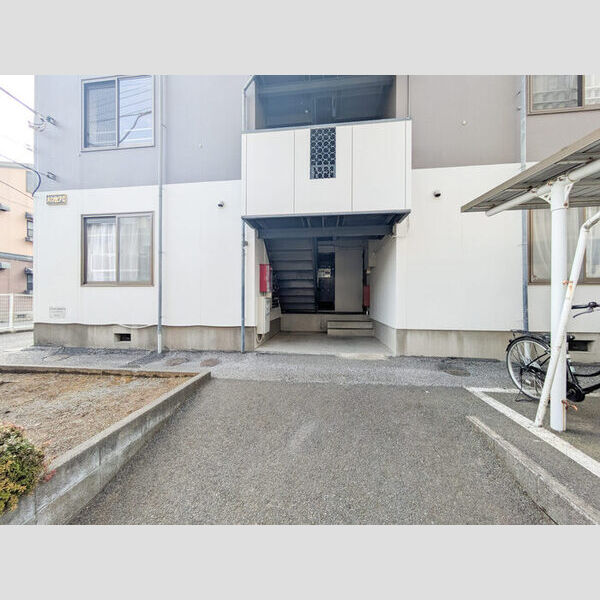 メゾンセピア　C303号室 エントランス