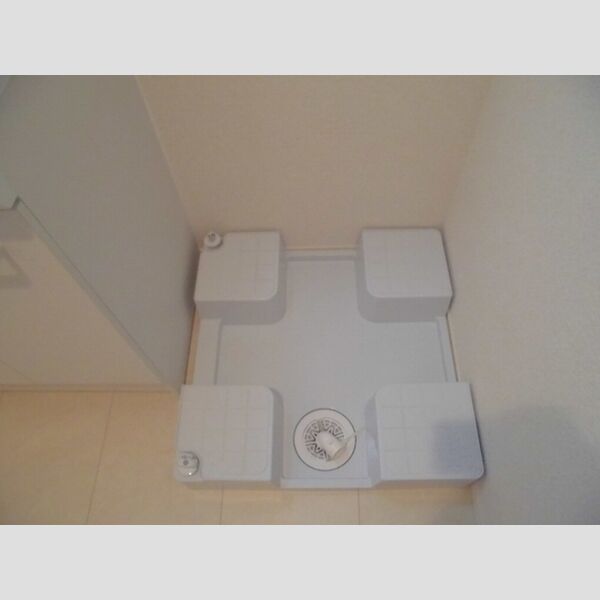 フルール101号室 室内洗濯機置場