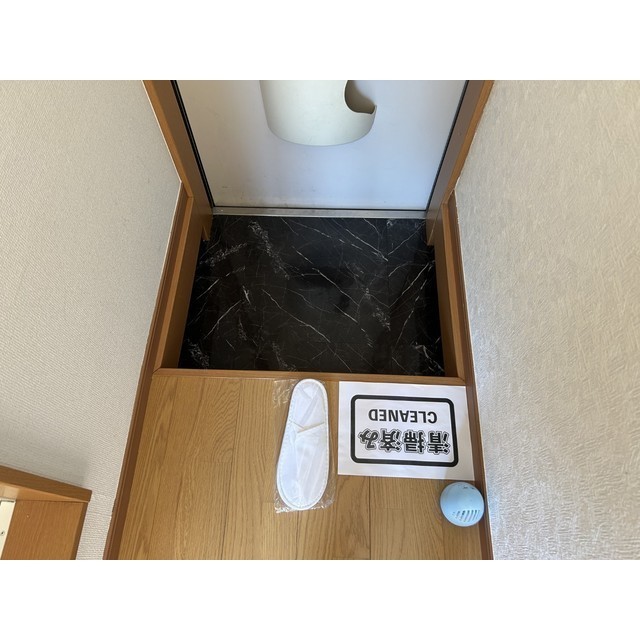 フラット中野101号室 玄関