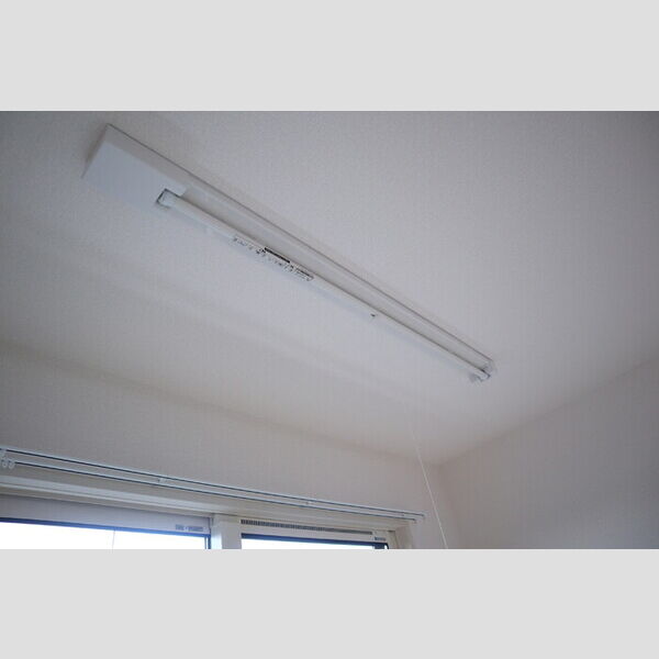 Brilliance 室内物干