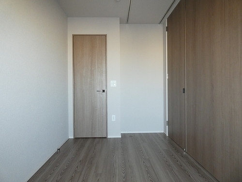 ジオ板橋大山8階 バルコニー側洋室約５.０畳