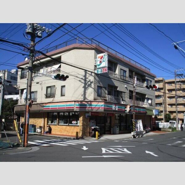 Lumiere セブンイレブン川崎神地店302m