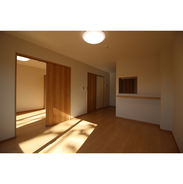 アムール East リビング