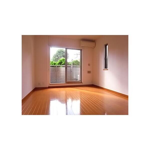 フォトン尾山台105号室 リビング