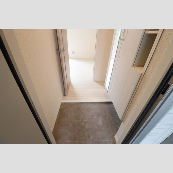 プランドールB302号室 玄関　シューズボックス(トールタイプ)あり