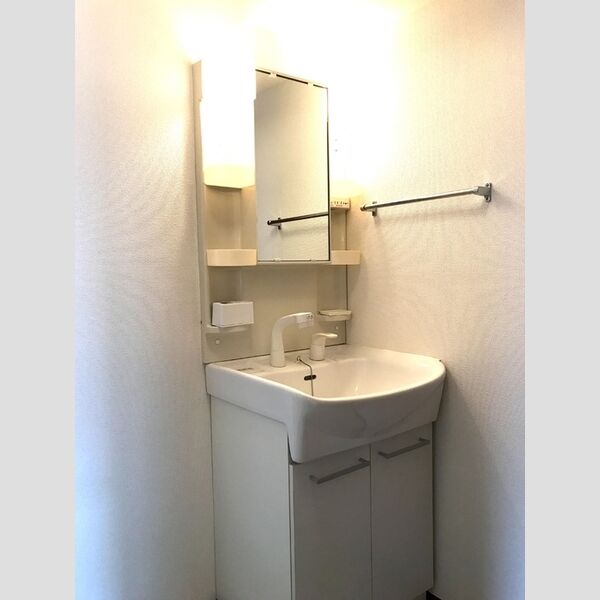 コルナス蒲田 303号室　洗髪洗面化粧台