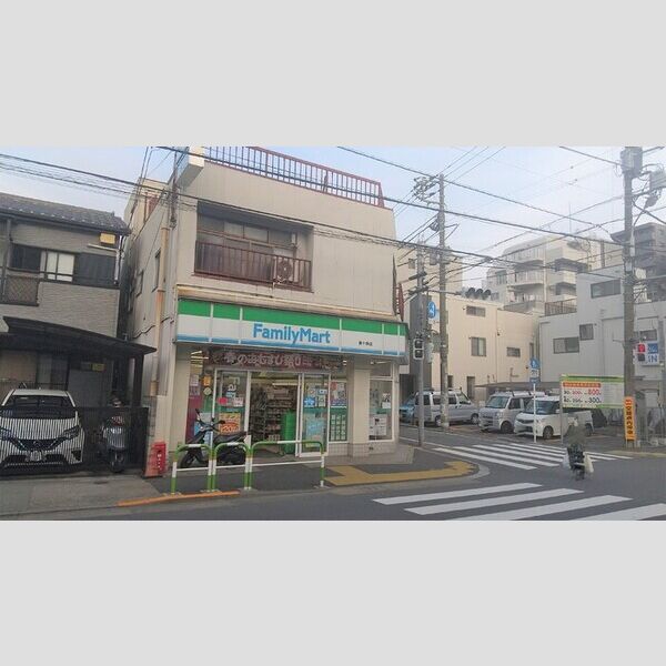 アルビネス東十条 ファミリーマート東十条店