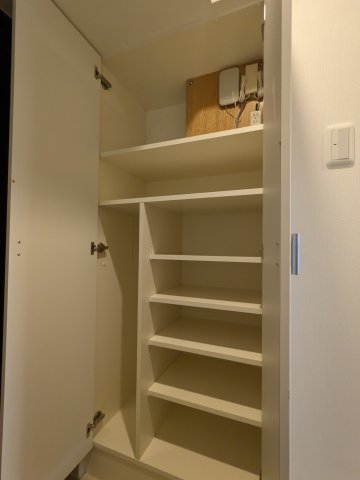 ガーデン板橋氷川町1303号室 収納