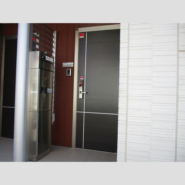 アイチ8　B棟 玄関