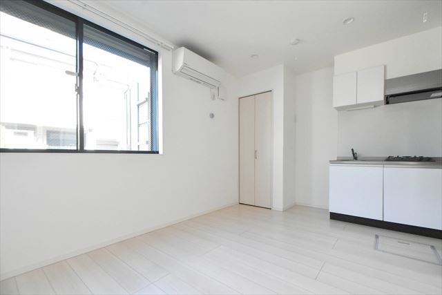 ＭＲＫ明大前1階 リビング