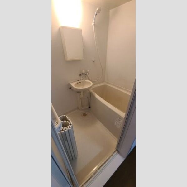 グラース101号室 退去前につき、別部屋のお写真です。