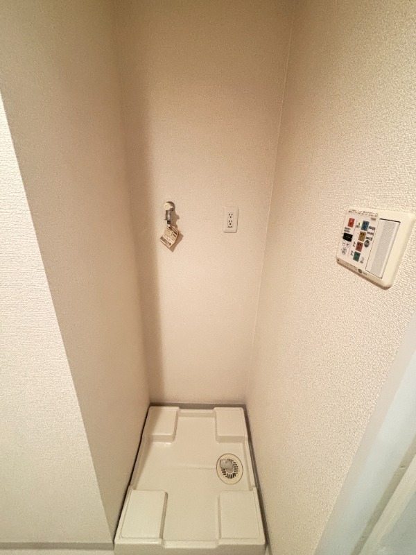 ＰＯＲＴＯ　ＰＡＲＴＩＲＥ　ＹＯＫＯＨＡＭＡ5階 洗濯機置き場