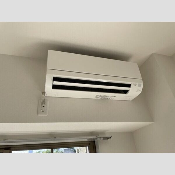 コンフォール小泉204号室 エアコン