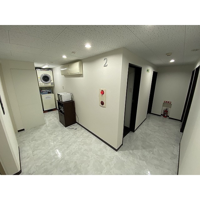 アムス・アミティエ川崎Ⅲ0103号室 共用廊下