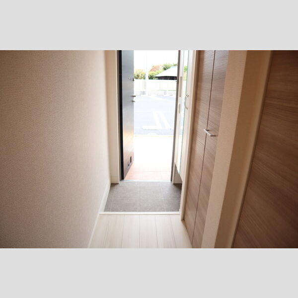 Casa date　B105号室 玄関