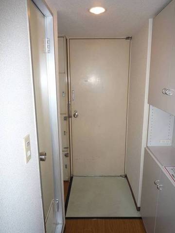 ニューステイトメナー ゆったりとした玄関です